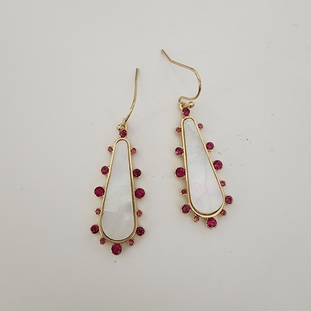NEW Mother of Pearl Fuchsia Pink Teardrop Small Earrings - Picture 3 of 7